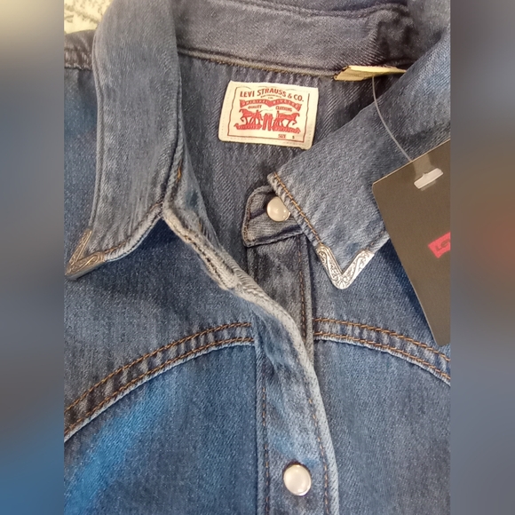 Levi's Solid Relaxed Fit Shirt Denim - Picture 8 of 14